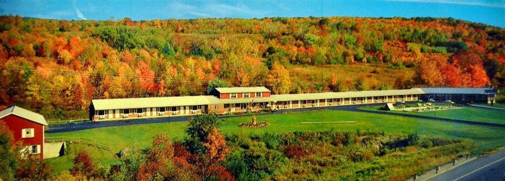 Ladd Brook Inn Pownal Exterior photo