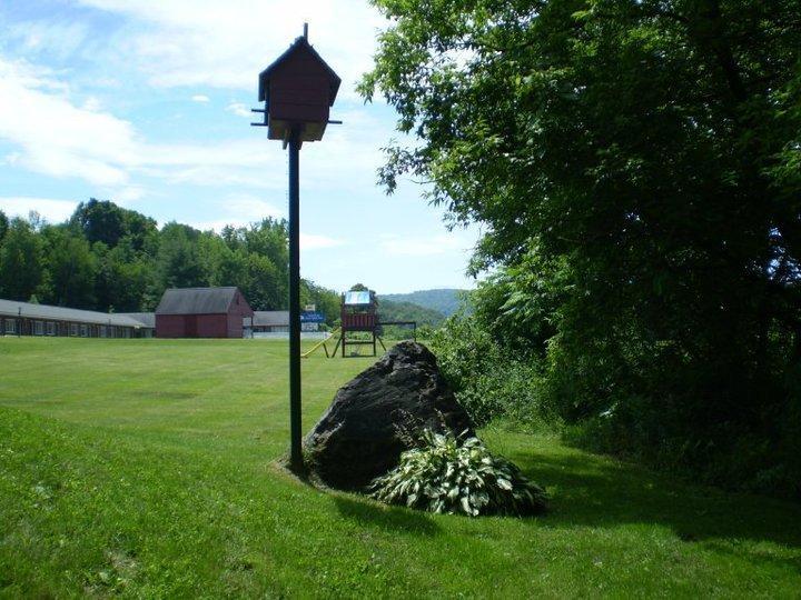 Ladd Brook Inn Pownal Exterior photo